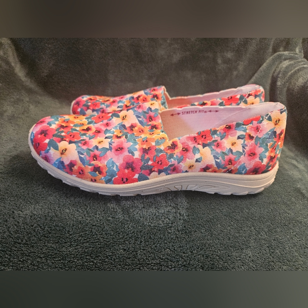 Sketchers Raggae Fest Washable Slip-On Floral Size 8.5 Wide Fit